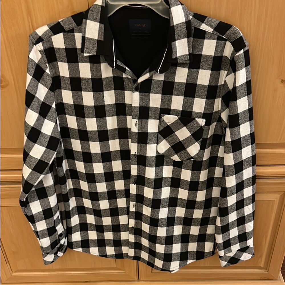 Nomad black/white Flannel